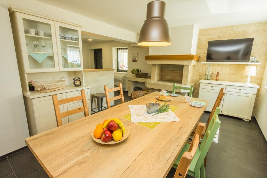 Villa Manus - Boutique Apartments Laurana Esterno foto